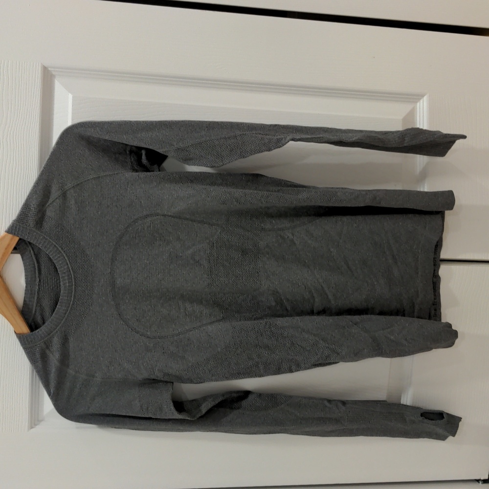 LuluLemon Grey Long sleeve Running shirt
